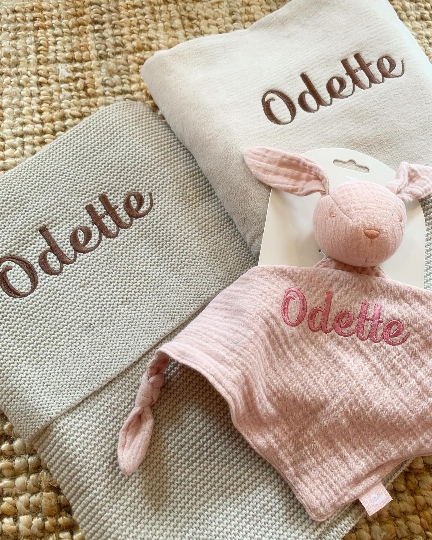 Embroidered &amp; knitted crib blanket with name - Jollein - Beige