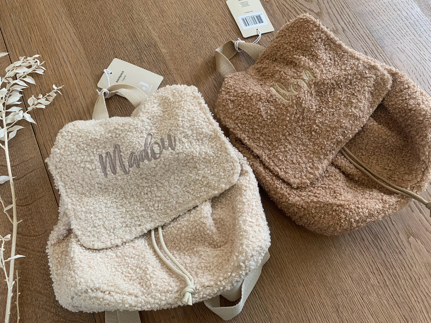 babywebshop - babydeken - winkel in MerchtemPeizegem - borduren - badponcho - logeertassen - mama sweater - toilettas - boxpak - Caro B Handmade 