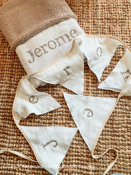 Bunting - Bunting - Handmade &amp; embroidered birthday bunting - Natural