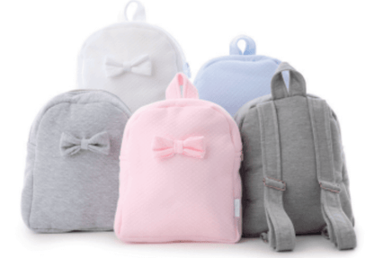 babywebshop - handgemaakte babydekentjes - HIB label - Unizo - Fysieke winkel in Merchtem/Peizegem - Babydeken - geboortedekentjes - badponcho - logeertassen - mamabag - Caro B Handmade - mom bag - shopper - borduren met naam