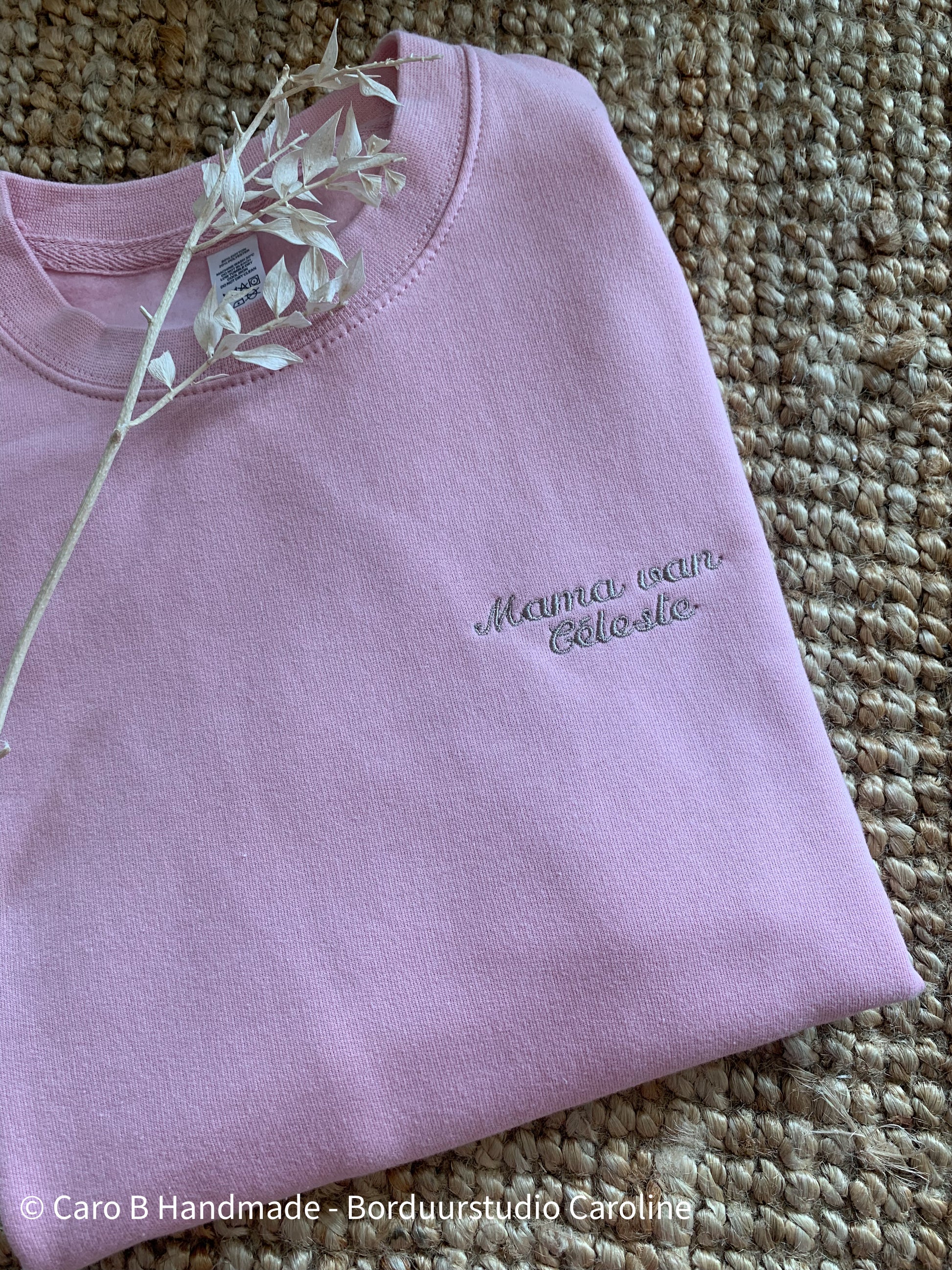 mama sweater - lijntekening - geborduurd met naam van de kindjes - Caro B Handmade - Merchtem