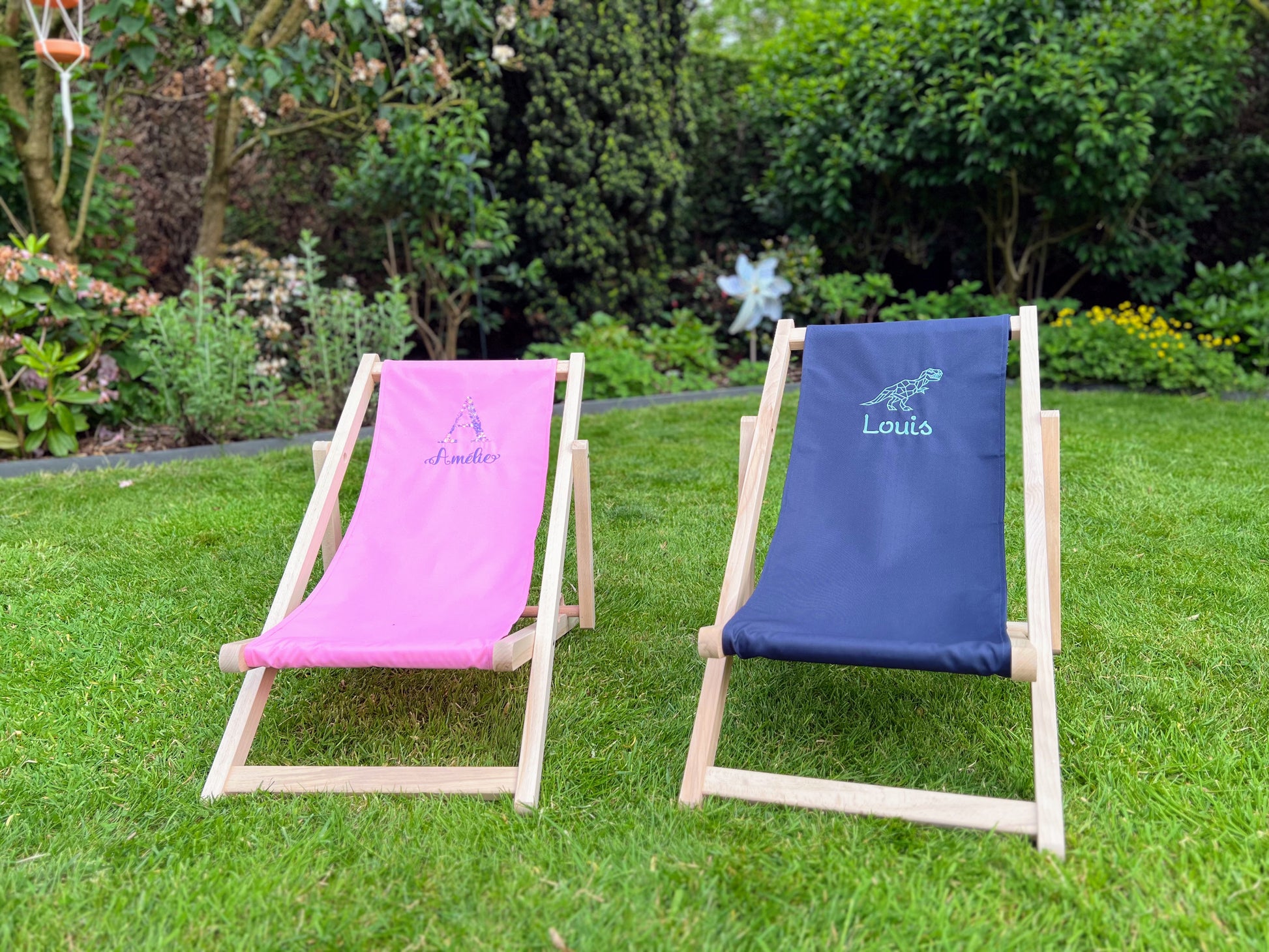strandstoel met logo - bedrijfslogo - zomer - geborduurd met naam - kinderstoel - tuinstoel met naam - Caro B Handmade - Merchtem